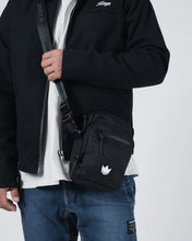 Carregar imagem no visualizador da galeria, Kingz Side Bag- Black
