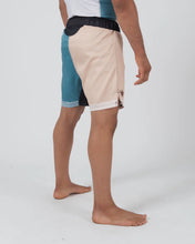 Lade das Bild in den Galerie-Viewer, Flow Performance Series Shorts - Tan
