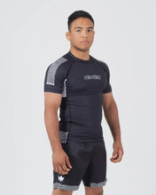 Cargar imagen en el visor de la galería, Rashguard Kingz Flow-Negro
