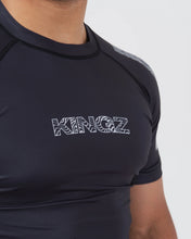 Cargar imagen en el visor de la galería, Rashguard Kingz Flow-Negro
