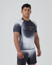 Lade das Bild in den Galerie-Viewer, Galaxy Rashguard
